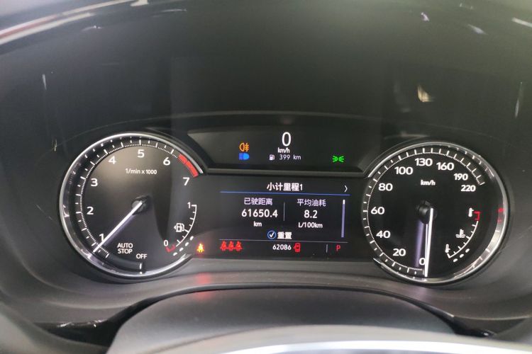 凯迪拉克XT5 2022款 2.0T 两驱豪华型中控内饰14