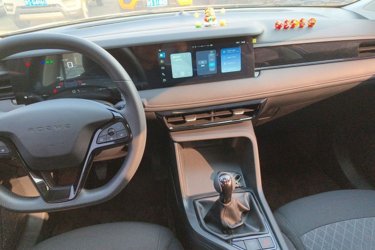 荣威i5 2023款 1.5L 手动舒享版中控内饰16