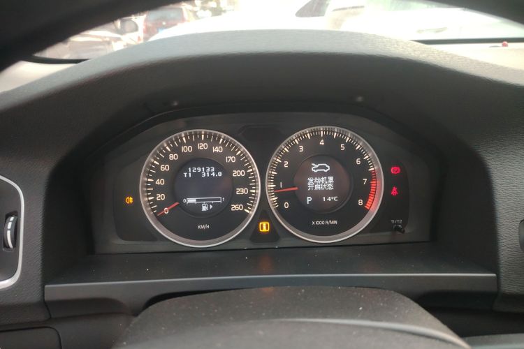 沃尔沃S60(进口) 2011款 2.0T 舒适版中控内饰14