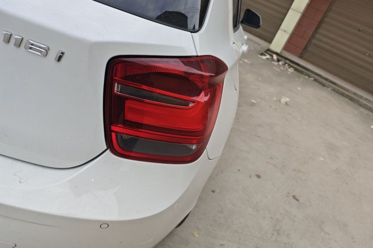 宝马1系(进口) 2013款 改款 116i 领先型车身外观9