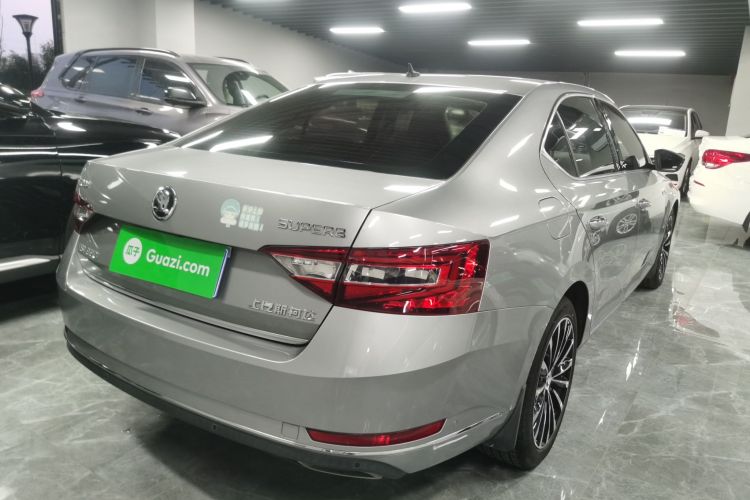 斯柯达 速派 2018款 TSI330 DSG豪华版 国V车身外观6005