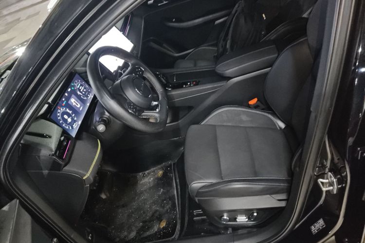 领克03 2023款 2.0TD DCT劲Halo中控内饰19