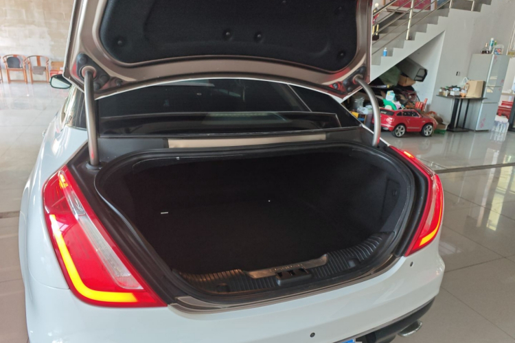 捷豹XJ 2016款 XJL 3.0 SC 两驱典雅商务版局部细节23