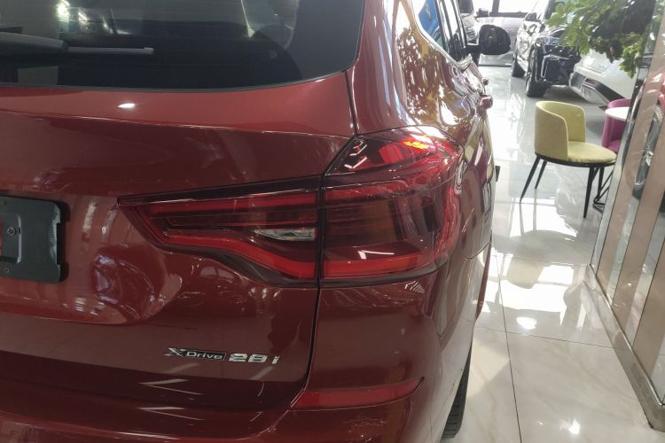 宝马X3 2020款  xDrive28i M运动套装车身外观9