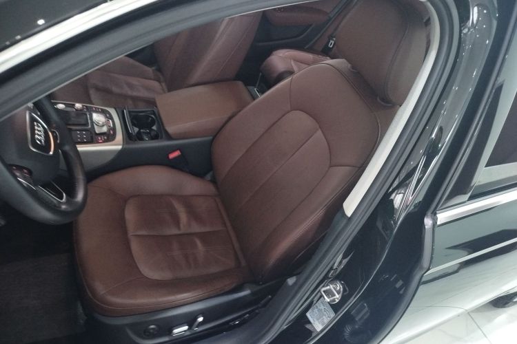 奥迪A6L 2018款 30周年年型 35 TFSI 时尚型中控内饰19