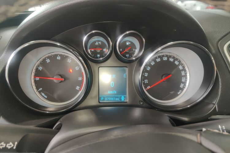 别克 君威 2014款 1.6T 时尚技术型中控内饰14