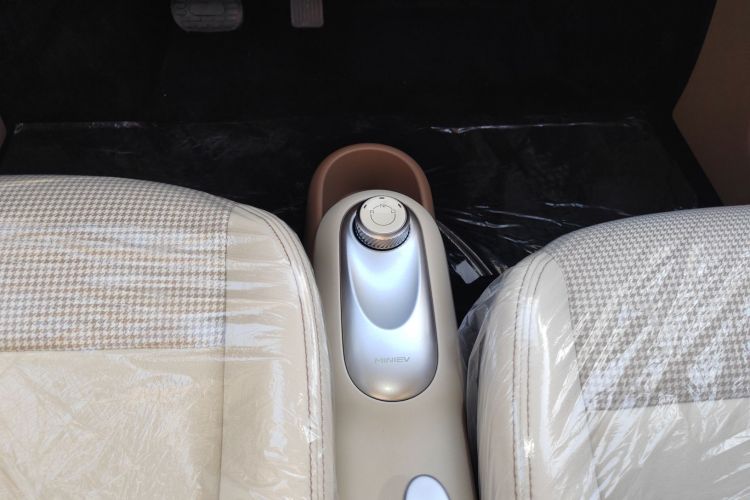 五菱汽车 宏光MINIEV 2025款 四门版 进阶款中控内饰18