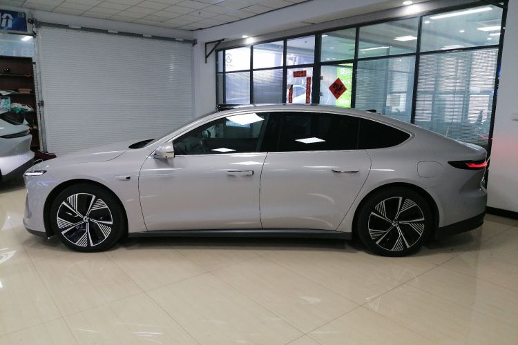 蔚来ET7 2022款 100kWh车身外观4