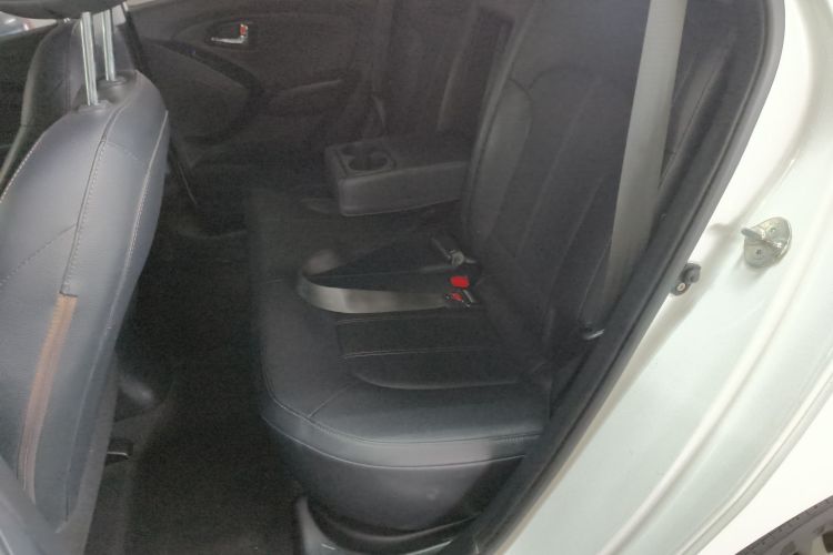 北京现代ix35 2015款 2.0L 自动两驱智能型 国V中控内饰7004