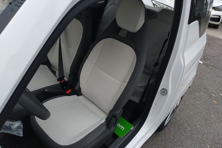 吉利银河 熊猫 2025款 210km 元气熊中控内饰19