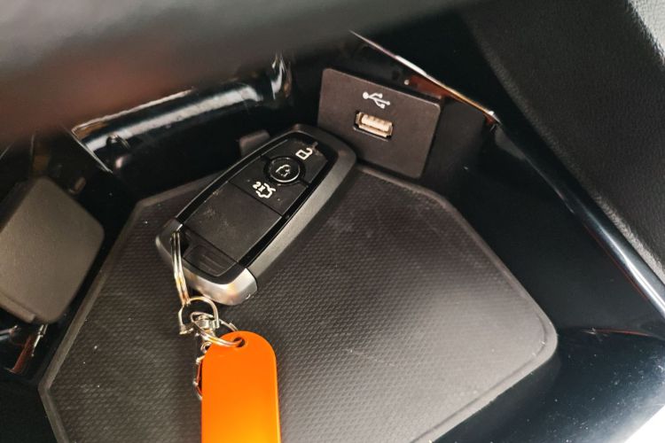 福特 福睿斯 2021款 1.5L 自动钻石版中控内饰11