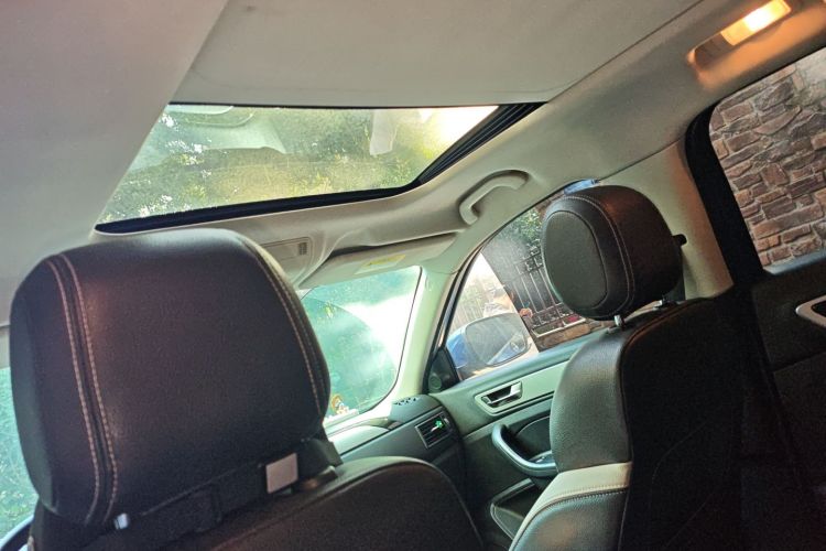 观致5 2017款 1.6T 自动尊贵型中控内饰22