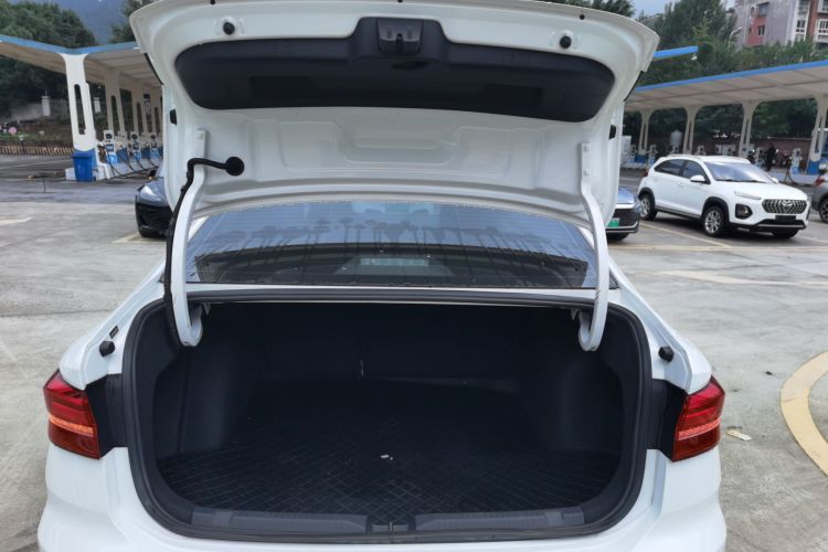 大众 朗逸 2019款 1.5L 自动风尚版 国VI机舱底盘23