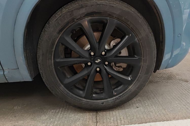 理想汽车 理想ONE 2021款 增程6座版车身外观10