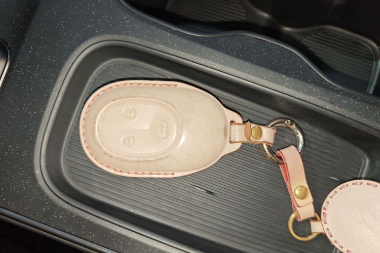 蔚来ET5 2022款 75kWh中控内饰7001