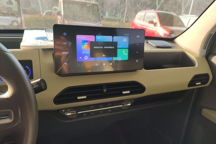 吉利银河 2023款 熊猫mini 200km 耐力熊中控内饰16