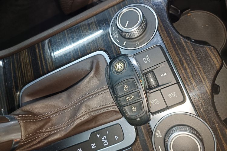 大众 途锐 2016款 3.0TSI 高配型中控内饰7001