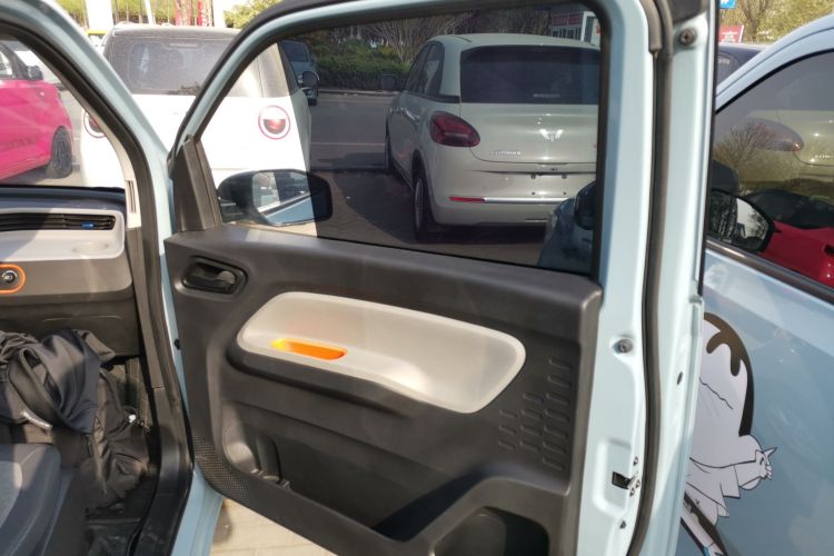 五菱汽车 宏光MINIEV 2022款 自在款 磷酸铁锂中控内饰7005