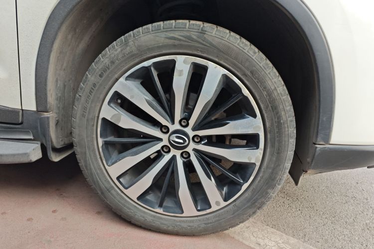 广汽传祺 传祺GS4 2015款 200T G-DCT豪华版车身外观10