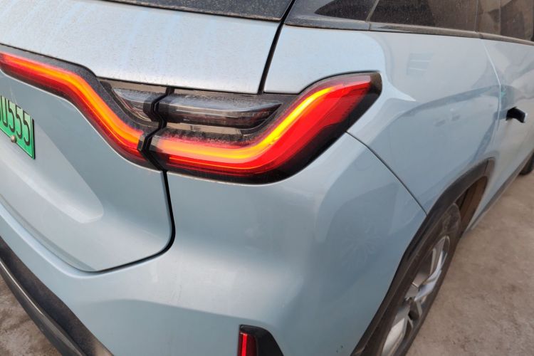 蔚来ES6 2020款 420KM 运动版车身外观9