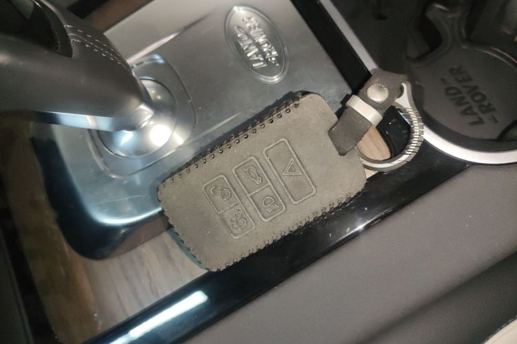 路虎 发现运动版 2022款 249PS R-Dynamic S 性能版 5座中控内饰11