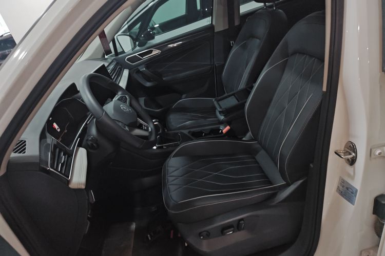 大众 途观L 2024款 出众款 330TSI 自动两驱R-Line龙耀版局部细节19