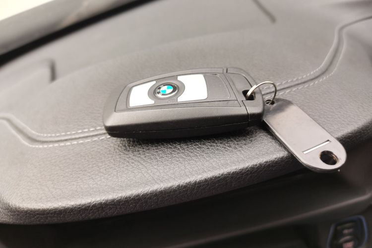 宝马3系 2018款 320Li 时尚型中控内饰11