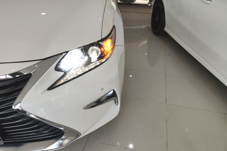 雷克萨斯ES 2016款 200 Midnight特别限量版局部细节36