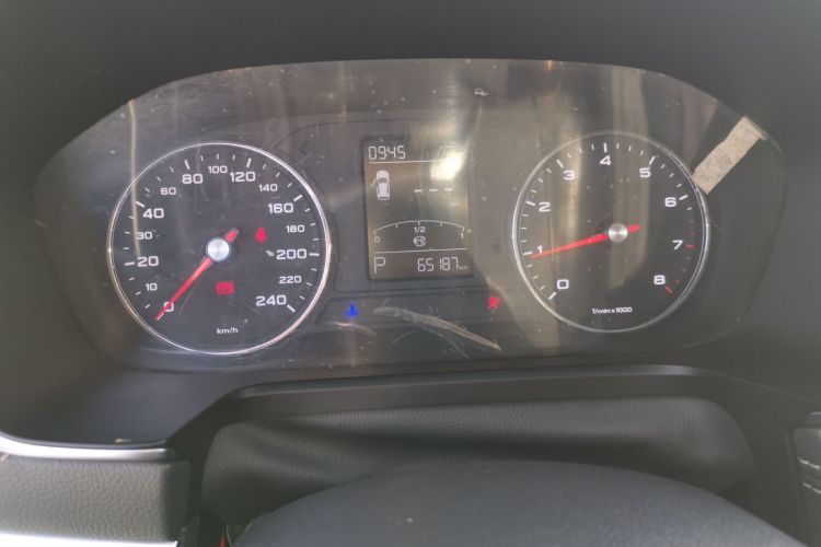 荣威RX5 2020款 20T 自动4G互联超越旗舰版中控内饰14