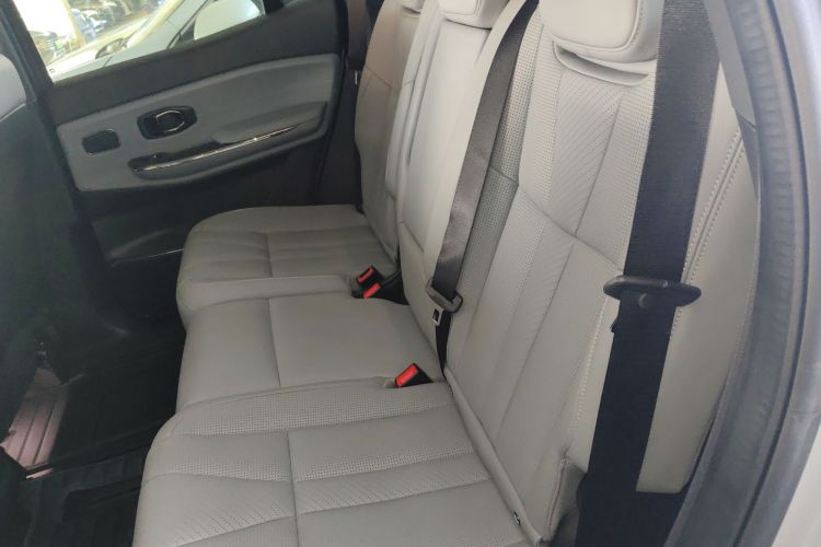 蔚来ES8 2022款 75kWh 七座版中控内饰7004