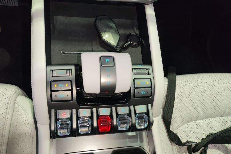 方程豹 钛3 2025款 501KM 四驱智驾Max版中控内饰18