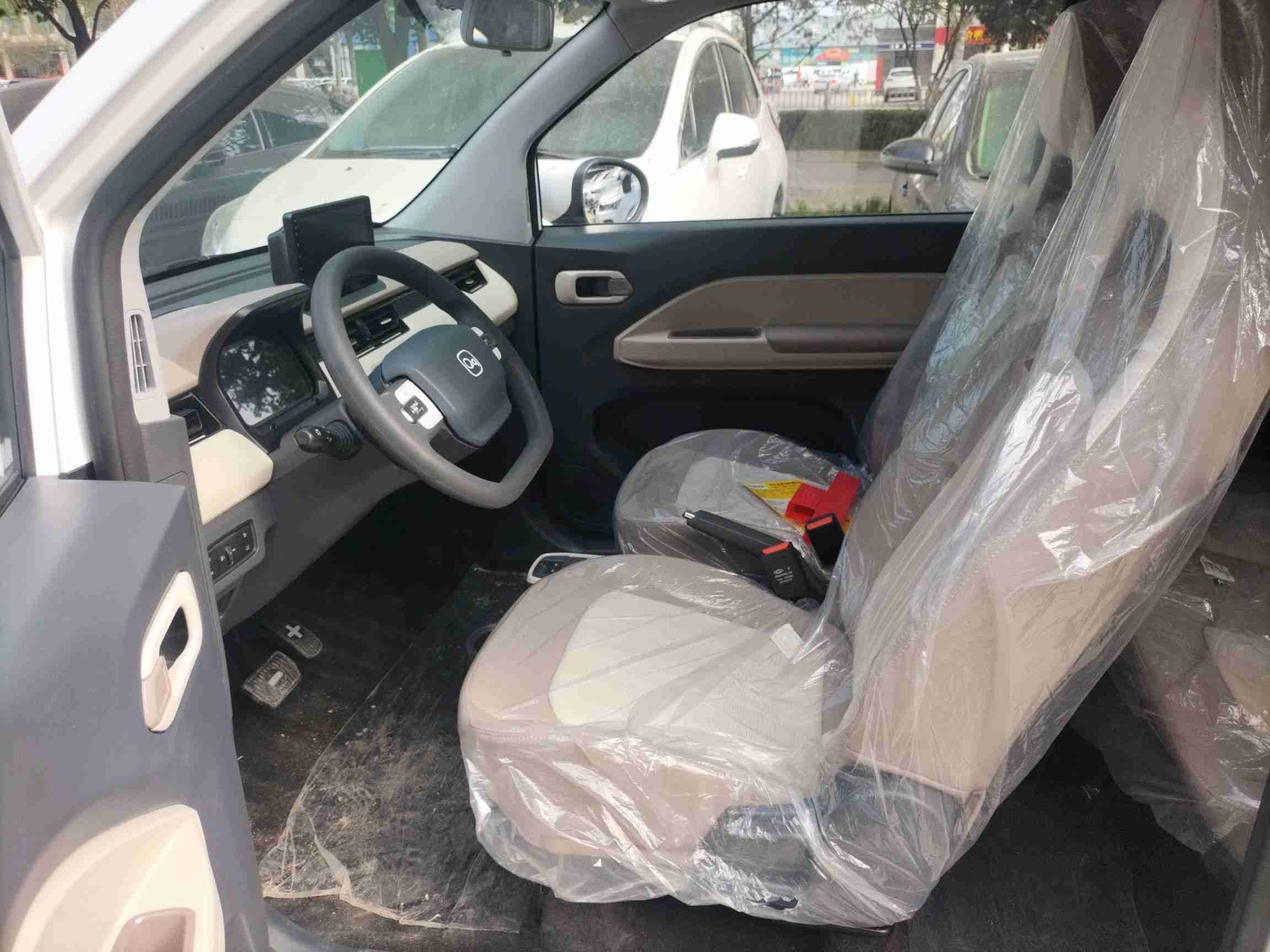 车辆左侧前座椅展示