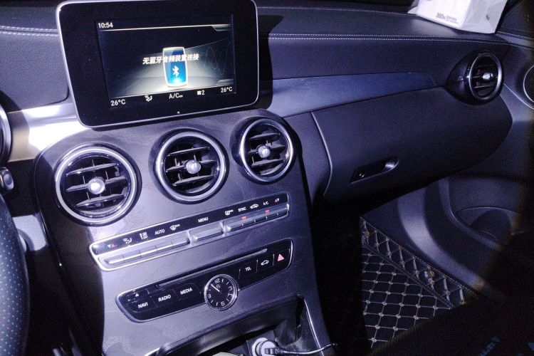 奔驰C级 2018款 C 180 L 时尚型运动版中控内饰16