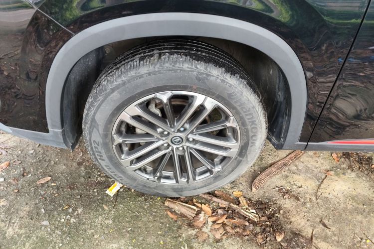 长安CS75 PLUS 2022款 1.5T 自动尊贵型车身外观35