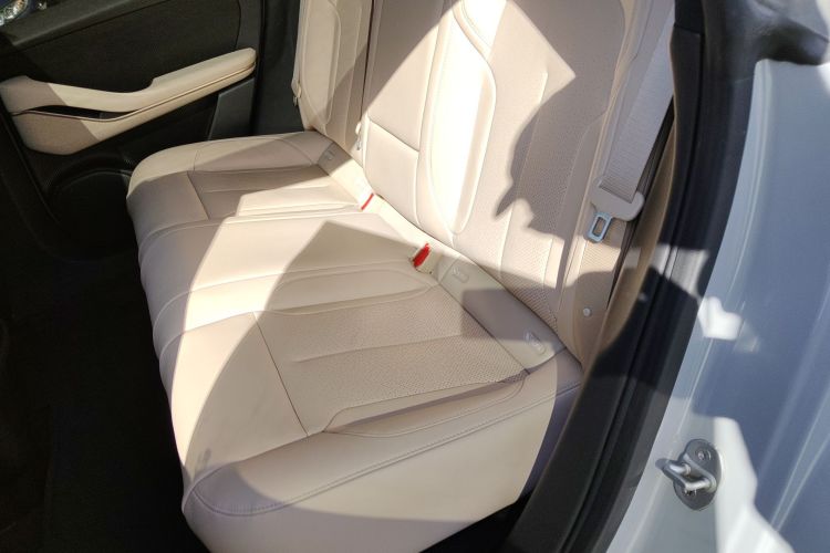 蔚来ET5 2024款 75kWh中控内饰7004