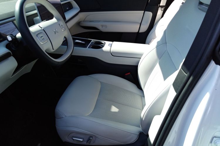 小鹏G6 2023款 580 长续航 Pro中控内饰19