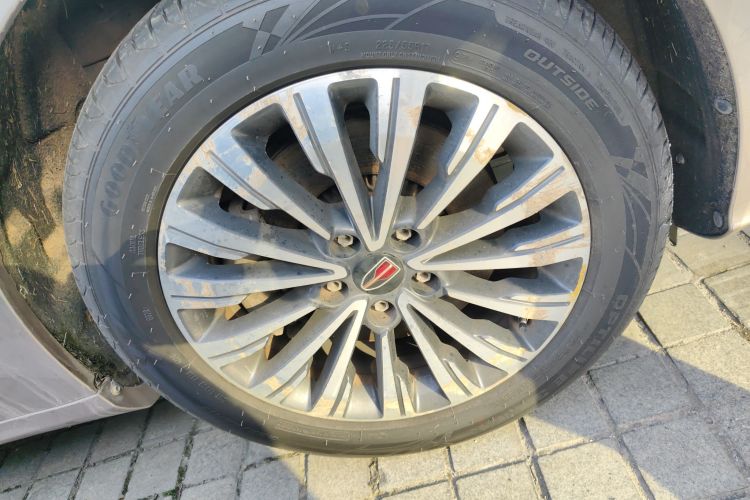 红旗H7 2019款 2.0T 旗舰版车身外观10