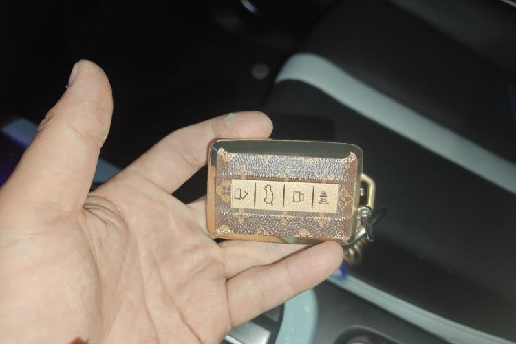 坦克300 2021款 城市版 2.0T 很有型中控内饰11