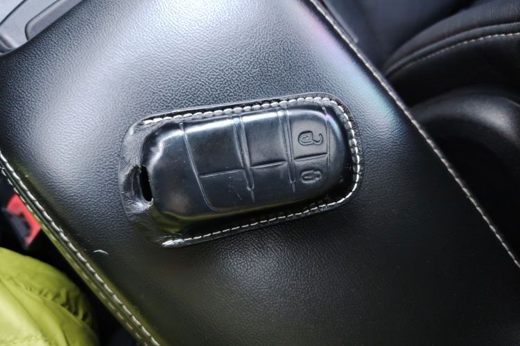 道奇 酷威 2016款 2.4L 两驱旅行版中控内饰11