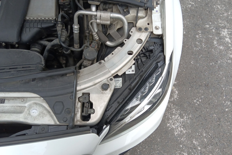 奔驰C级 2017款 改款 C 200 运动版局部细节9007