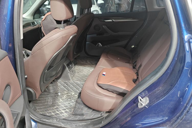 宝马X1 2020款 xDrive25Li 尊享型中控内饰21