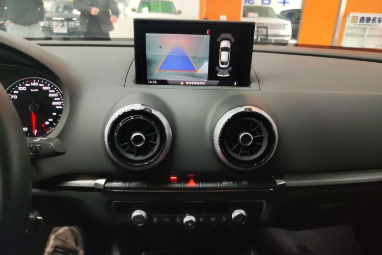 奥迪A3 2019款 Limousine 35 TFSI 运动型 国V中控内饰16