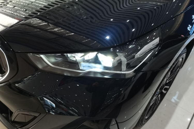 宝马5系 2025款 530Li 领先型 M运动套装局部细节36