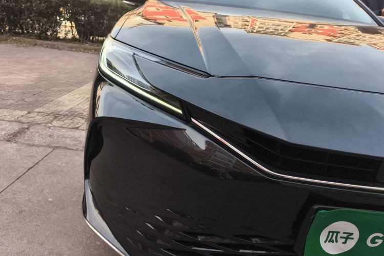 丰田 凯美瑞 2024款 双擎 2.0HGVP 豪华版车身外观8