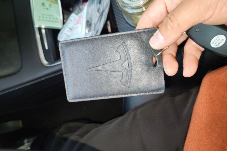 特斯拉 Model Y 2022款 改款 长续航全轮驱动版中控内饰11