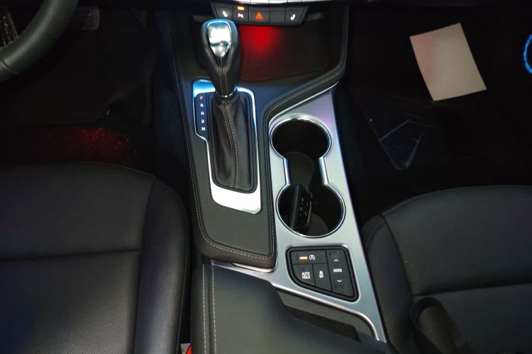 凯迪拉克CT4 2023款 28T 豪华型中控内饰18