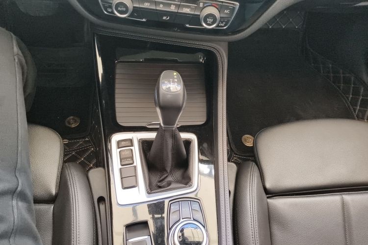 宝马1系 2017款 118i 设计套装型局部细节18