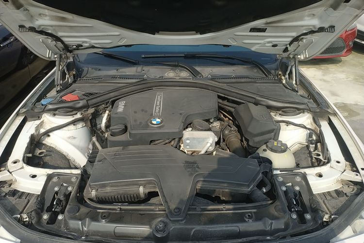 宝马3系 2016款 320Li 时尚型机舱底盘24