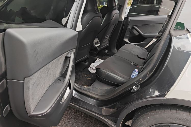 特斯拉 Model Y 2024款 后轮驱动版中控内饰21