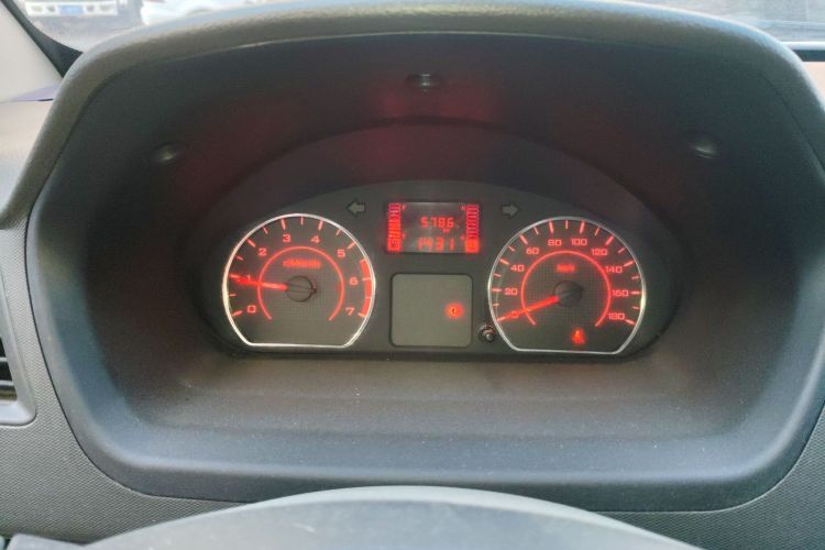 五菱汽车 五菱荣光S 2023款 1.5L 基本型 5/7座中控内饰14